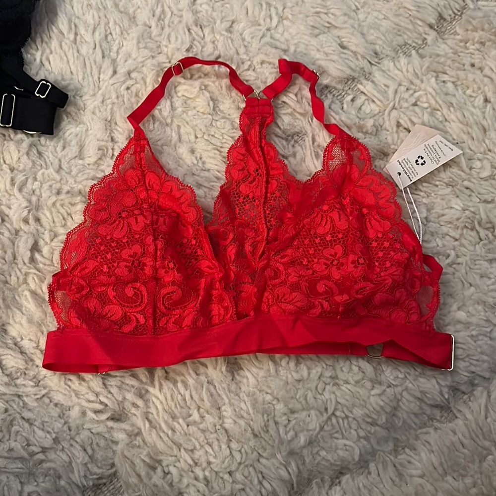 We are HAH bralittle size small in Red